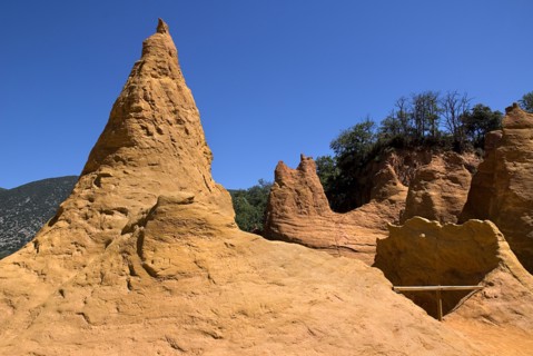 FRANCE, Provence Cote d’Azur, Vaucluse, Colorado Provencal.  Cheminee de Fee or Fairy Chimneys.
