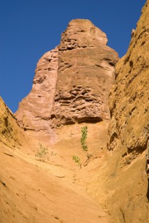 FRANCE, Provence Cote d’Azur, Vaucluse, Colorado Provencal.  Cheminee de Fee or Fairy Chimneys.