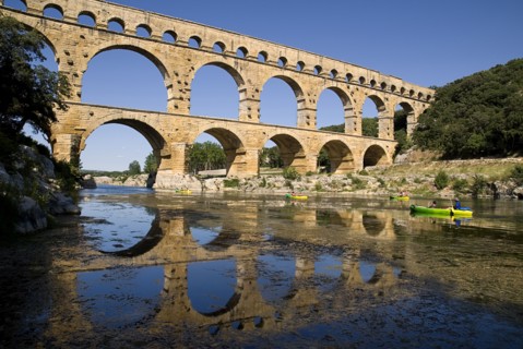 FRANCE, Provence Cote d’Azur, Gard, Pont du Gard.  View from west side of the Roman aqueduct in