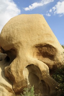 USA, California, Joshua Tree National Park, "Skull Rock, Joshua Tree National Park"
