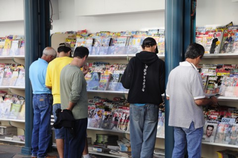 USA, California, Los Angeles, "Newspaper stand, 3rd Street Promenade, Santa Monica"
