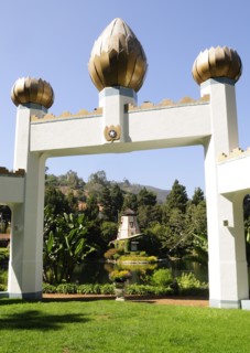 USA, California, Los Angeles, "Golden Lotus Archway, Self Realization Lake Shrine, Pacific