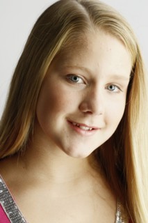 PEOPLE, Teen, Girls, Portrait of a teenage girl smiling.