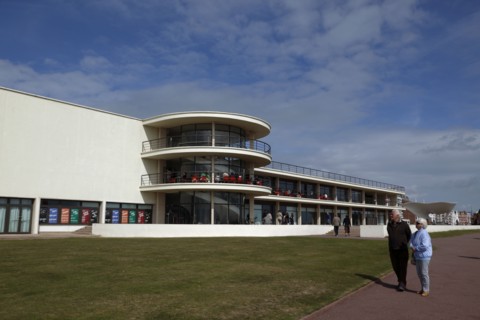 ENGLAND, East Sussex, Bexhill on Sea, De La Warr pavilion. Art Deco style building housing art