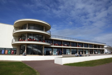 ENGLAND, East Sussex, Bexhill on Sea, De La Warr pavilion. Art Deco style building housing art