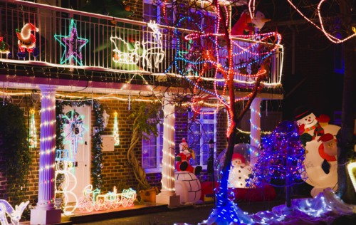 England, Buckinghamshire, Flackwell Heath, Detached house at Christmas time with decoration on the