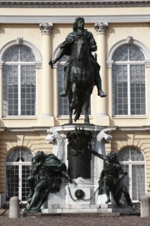 Germany, Berlin, statue of the Great Elector by Andreas Schluter in front of the Charlottenburg