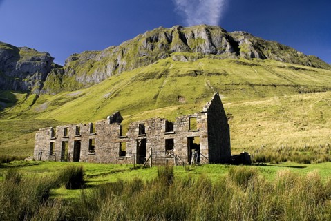 IRELAND, County Sligo, Gleniff, Gleniff Horseshoe, ruin which was formerly a school for minerís