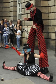 Scotland, Lothian, Edinburgh Fringe Festival of the Arts 2010, Street performers and crowds on the