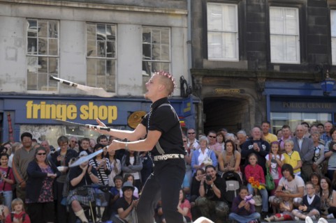 Scotland, Lothian, Edinburgh Fringe Festival of the Arts 2010, Street performers and crowds on the