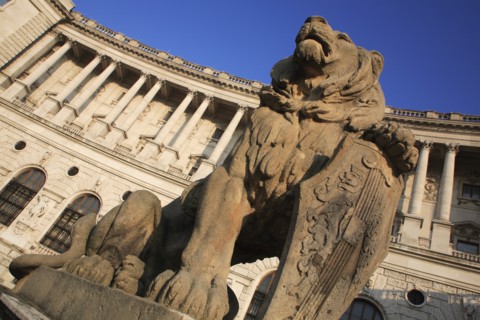 Leonine statue in front of the Hofburg Palace. Photo : Bennett Dean