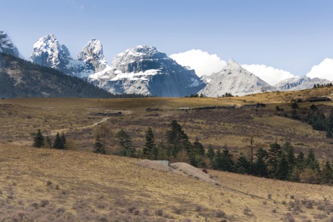 Yulong Xue Shan Mountain also known as Jade Dragon Snow Mountain from Yak Meadow viewpoint. Photo: