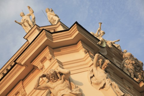 Detail of Belvedere Palace exterior with carvings and roof statues. Photo : Bennett Dean