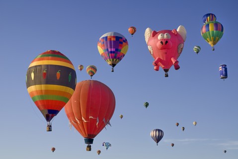 USA, New Mexico, Albuquerque, Annual balloon fiesta. Colourful hot air balloons. 
Photo : Hugh