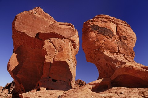 USA, Nevada, Valley of Fire State Park, Face shaped rock formations. 
Photo : Hugh Rooney