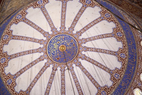 Turkey, Istanbul, Sultanahmet Camii Blue Mosque interior detail of the domed ceiling. 
Photo :