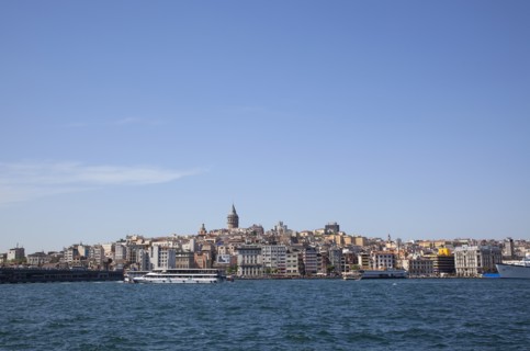 Turkey, Istanbul, Eminonu view across the Golden Horn toward Galata district. 
Photo : Stephen
