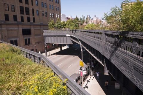 USA, New York, Manhattan, West Side High Line a section of the original rail line preserved on the