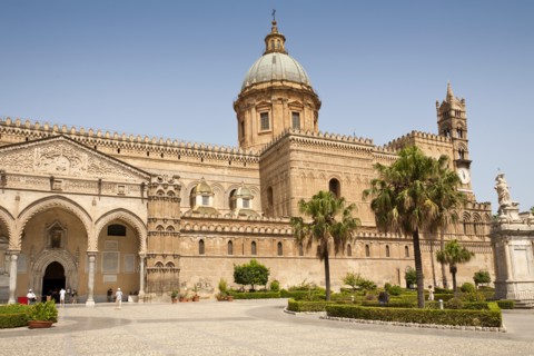 Italy, Sicily, Palermo, Cathedral facade with turrets dome entrance and wide portico. 
Photo : Mel