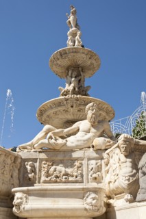 Italy, Sicily, Messina, Piazza Del Duomo Orion Fountain. 
Photo : Mel Longhurst