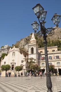 Italy, Sicily, Taormina, Piazza IX Aprile San Giuseppe Church. 
Photo : Mel Longhurst