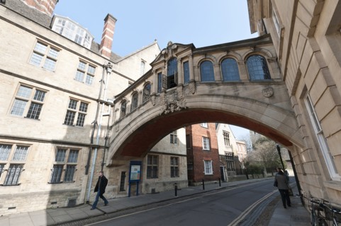 The Bridge of Sighs built 1913-1914 by Sir Thomas Jackson forms part of Hertford College.