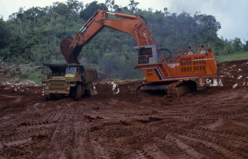 West Indies, Jamaica, Portland, Heavy machinery working in bauxite mine. Photo : Nancy Durrell