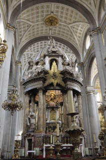 Mexico, Puebla, High altar of the Cathedral. Photo : Nick Bonetti