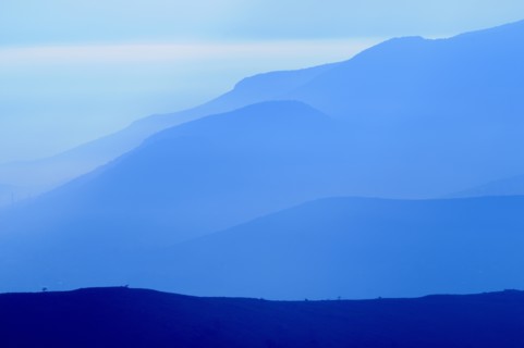 Mexico, Oaxaca, Blue early morning light in Central Oaxaca Valleys. Photo : Nick Bonetti