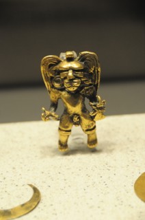 Mexico, Federal District, Mexico City, Museo Nacional de Antropologia Small gold figure.. Photo :