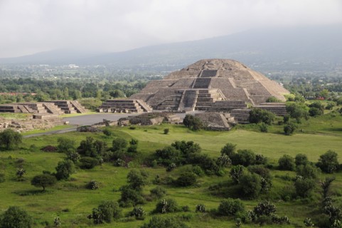 Mexico, Anahuac, Teotihuacan, Pyramid de la Luna. Photo : Nick Bonetti