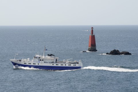 France, Brittany, Cameret-sur-Mer, Penn Ar Bed passenger ferry passing close to the pointe de