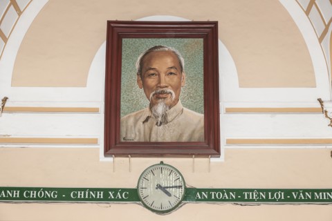 Vietnam, Ho Chi Minh City, Vietnam Portrait of Ho Chi Minh inside the Central Post Office. Photo :