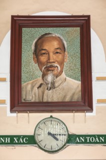 Vietnam, Ho Chi Minh City, Vietnam Portrait of Ho Chi Minh inside the Central Post Office. Photo :