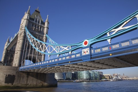 England, London, Tower Bridge with HMS Belfast visible. Photo : Stephen Rafferty
