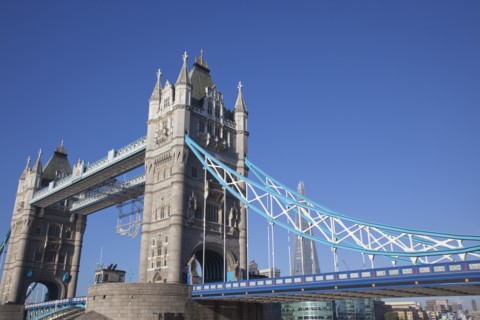 England, London, Tower Bridge with the Shard skycraper visible behind. Photo : Stephen Rafferty