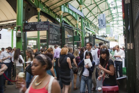 England, London, Borough Market Londons oldest fresh fruit and vegetable market. Photo : Stephen
