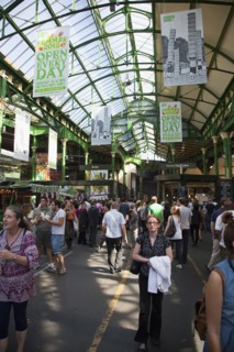 England, London, Borough Market Londons oldest fresh fruit and vegetable market. Photo : Stephen
