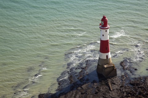 England, East Sussex, Beachy Head, Lighthouse seen from the cliff top. Photo : Stephen Rafferty