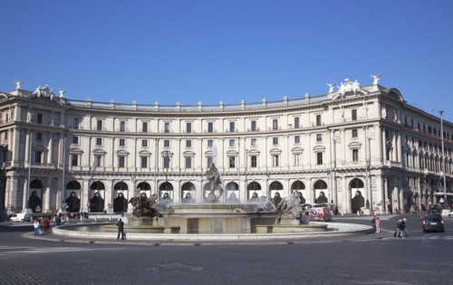 Italy, Lazio, Rome, Piazza della Repubblica the fountain of the Naiads. 
Photo Stephen Rafferty /