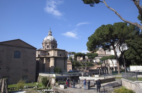 Italy, Lazio, Rome, View over the ruins of the Roman Forum from Via Fori del Imperial. 
Photo