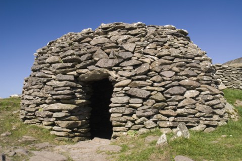 Ireland, County Kerry, Dingle Peninsula, Beehive hut in the Fahan Group. 
Photo Hugh Rooney / Eye