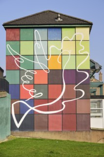 Ireland, North, Derry, The Peoples Gallery series of murals in the Bogside  Mural known as "Peace".