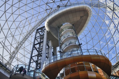 Ireland, North, Belfast, Victoria Square shopping centre, interior view of the glass dome. 
Photo