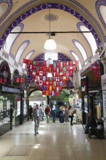 Turkey, Istanbul, Fatih, Sultanahmet, Kapalicarsi, Grand Bazaar interior. 
Photo Stephen Rafferty