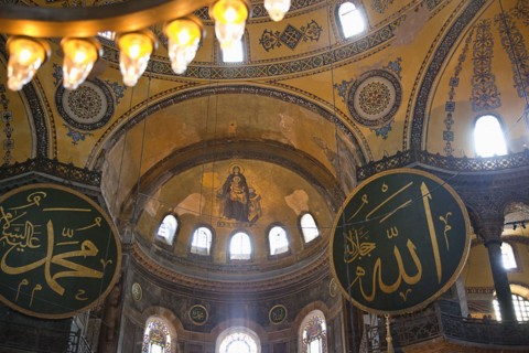 Turkey, Istanbul, Fatih, Sultanahmet, Haghia Sofia interior. 
Photo Stephen Rafferty