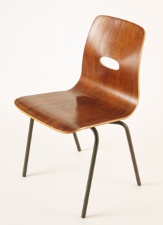 Chaise Q Stak, de Robin Day