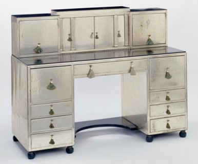 Maufe, Bureau