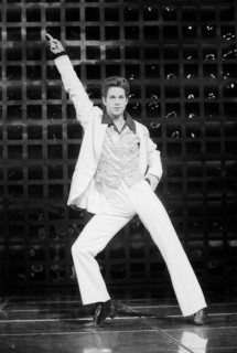 Adam Garcia dans "Saturday Night Fever"