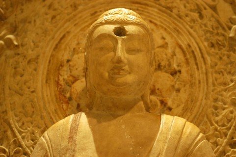 Bouddha Amida assis